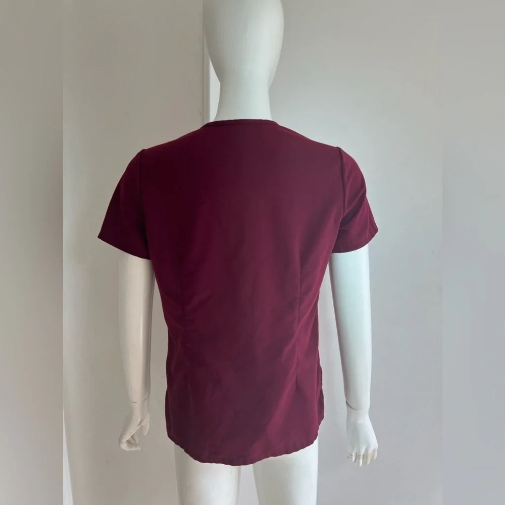 FIGS Catarina 1 Pocket Scrub Top Size XS Stretch Burgundy Women's Short Sleeve - Picture 4 of 8